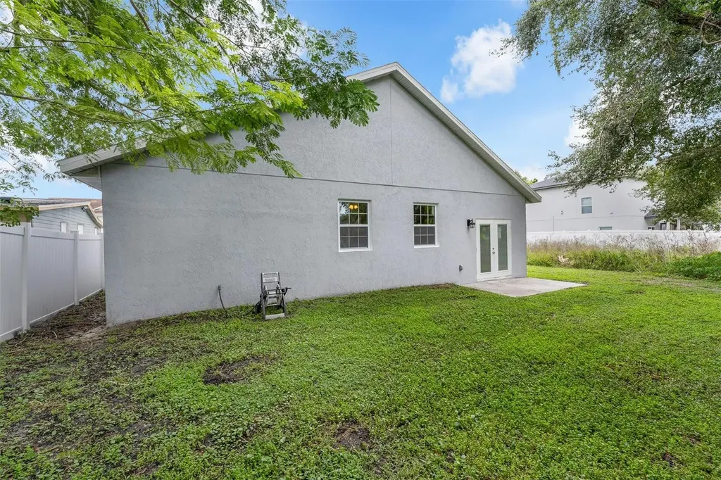 138 E 15th Street Apopka FL 32703