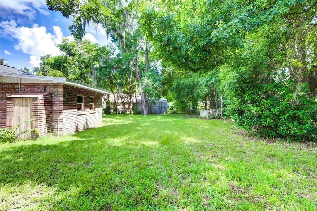 614 Powell Street Wildwood FL 34785