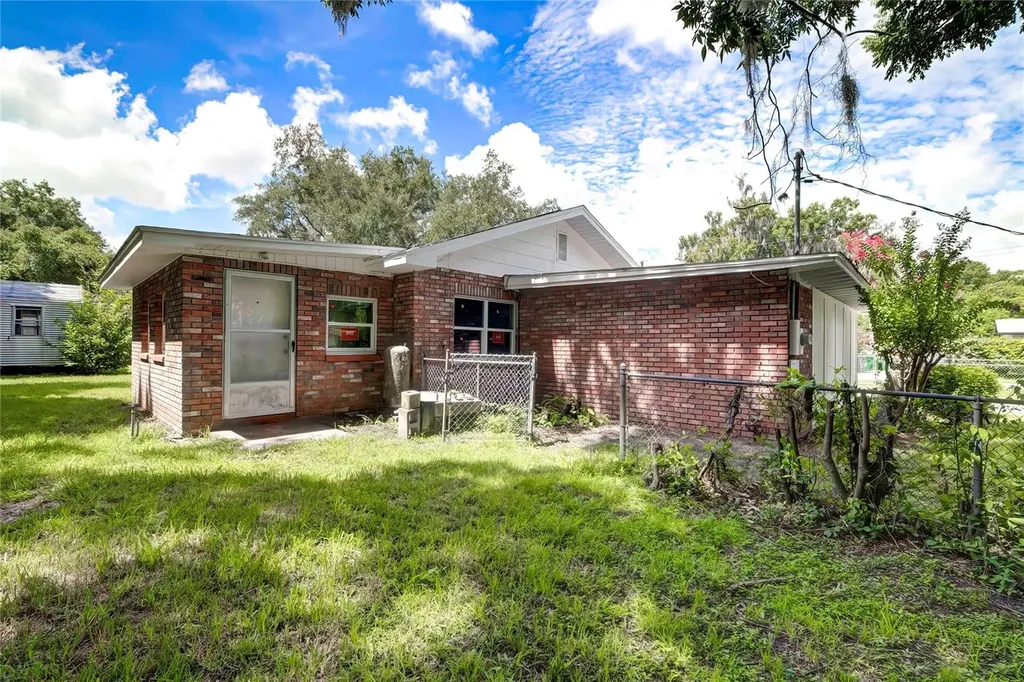 614 Powell Street Wildwood FL 34785