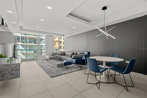 25 Ave Muñoz Rivera Bahia Plaza Apt San Juan PR 00901