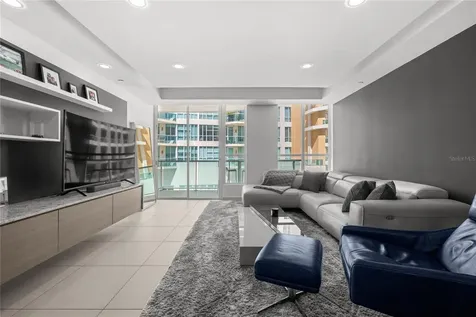 25 Ave Muñoz Rivera Bahia Plaza Apt San Juan PR 00901