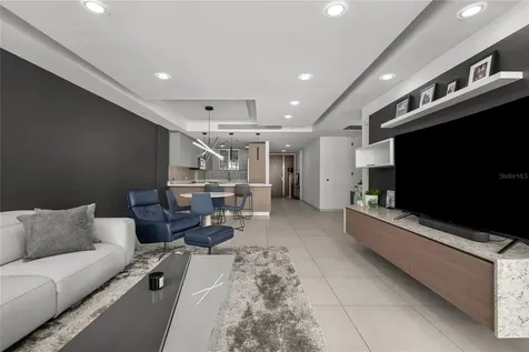 25 Ave Muñoz Rivera Bahia Plaza Apt San Juan PR 00901
