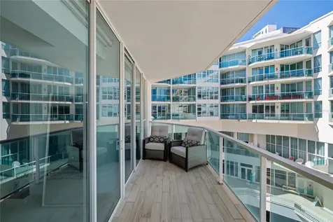 25 Ave Muñoz Rivera Bahia Plaza Apt San Juan PR 00901