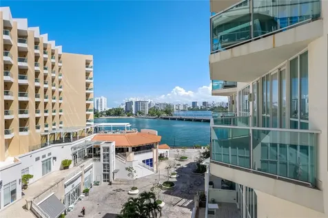 25 Ave Muñoz Rivera Bahia Plaza Apt San Juan PR 00901