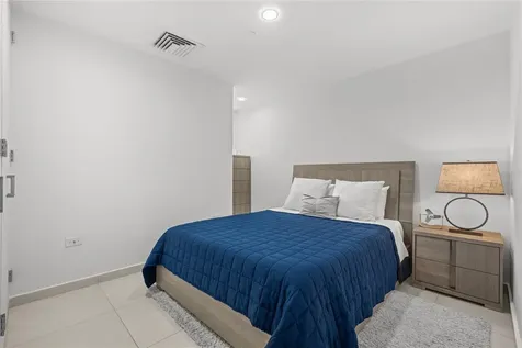 25 Ave Muñoz Rivera Bahia Plaza Apt San Juan PR 00901