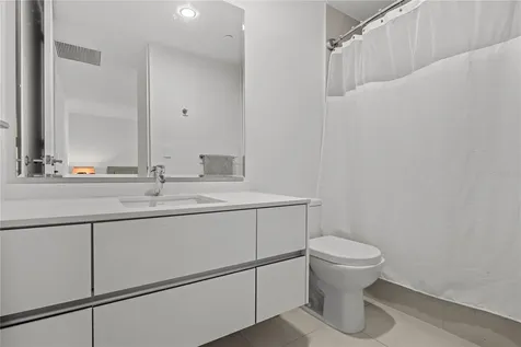 25 Ave Muñoz Rivera Bahia Plaza Apt San Juan PR 00901