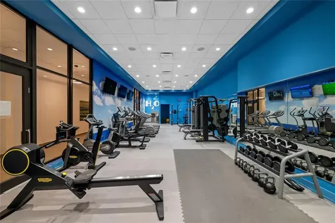 25 Ave Muñoz Rivera Bahia Plaza Apt San Juan PR 00901