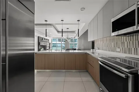 25 Ave Muñoz Rivera Bahia Plaza Apt San Juan PR 00901