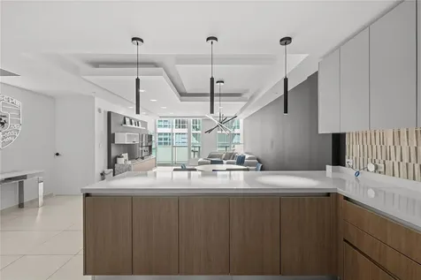 25 Ave Muñoz Rivera Bahia Plaza Apt San Juan PR 00901