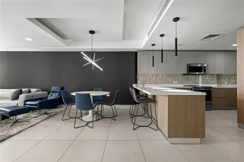 25 Ave Muñoz Rivera Bahia Plaza Apt San Juan PR 00901