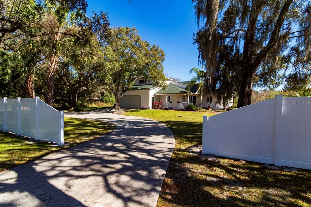 9215 Ridge Road New Port Richey FL 34654