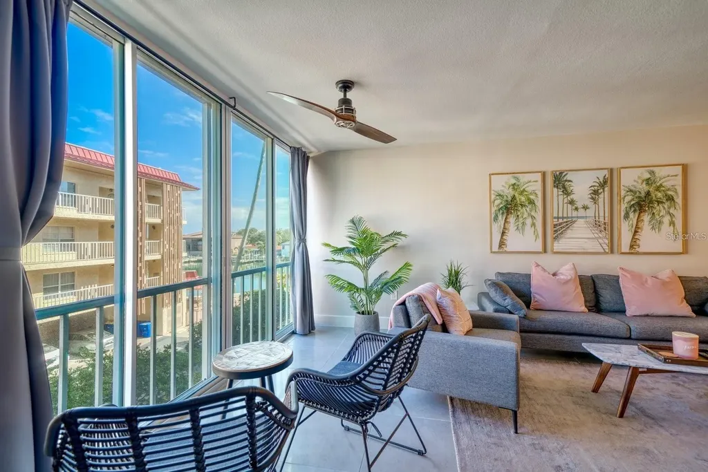 105 Island Way Clearwater FL 33767