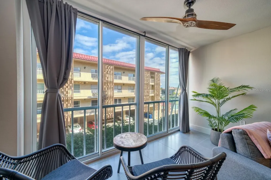 105 Island Way Clearwater FL 33767