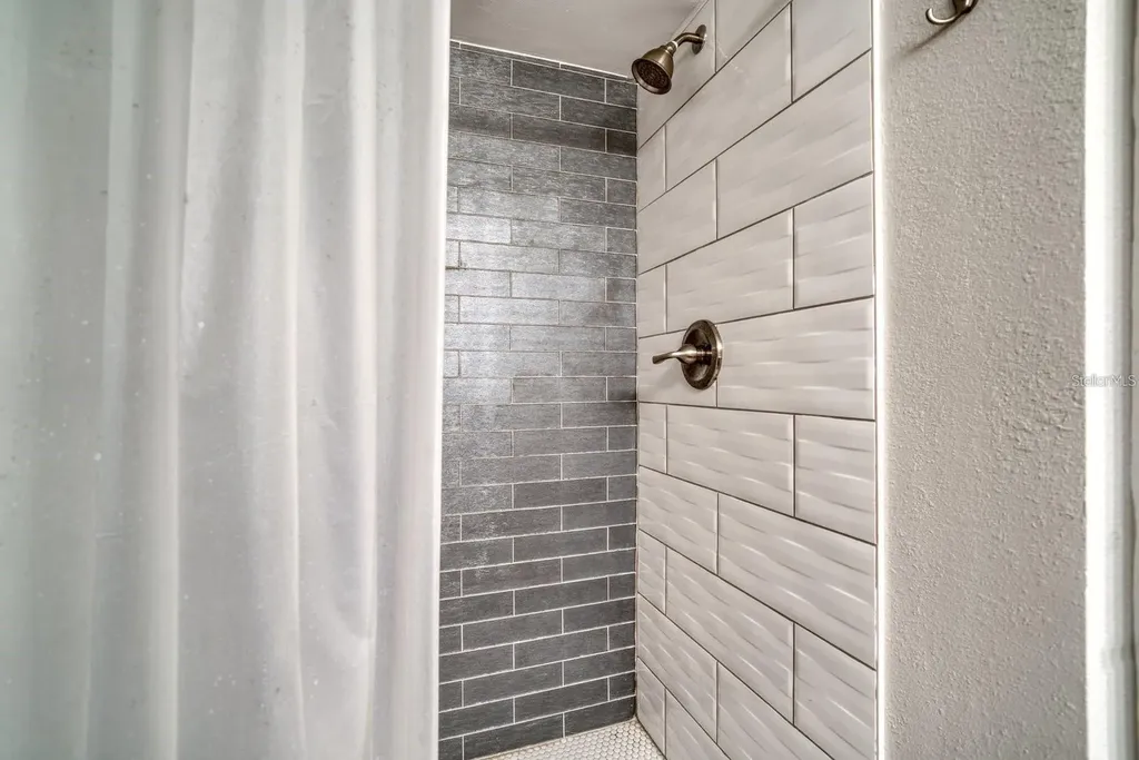 105 Island Way Clearwater FL 33767