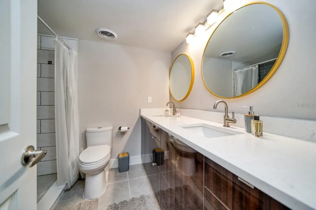 105 Island Way Clearwater FL 33767