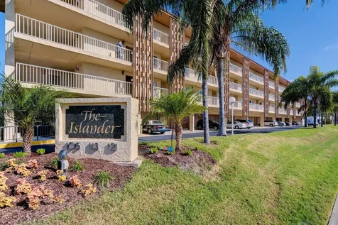 105 Island Way Clearwater FL 33767