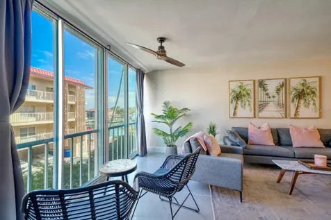 105 Island Way Clearwater FL 33767