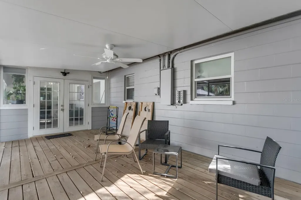 2290 60th Way N St Petersburg FL 33710