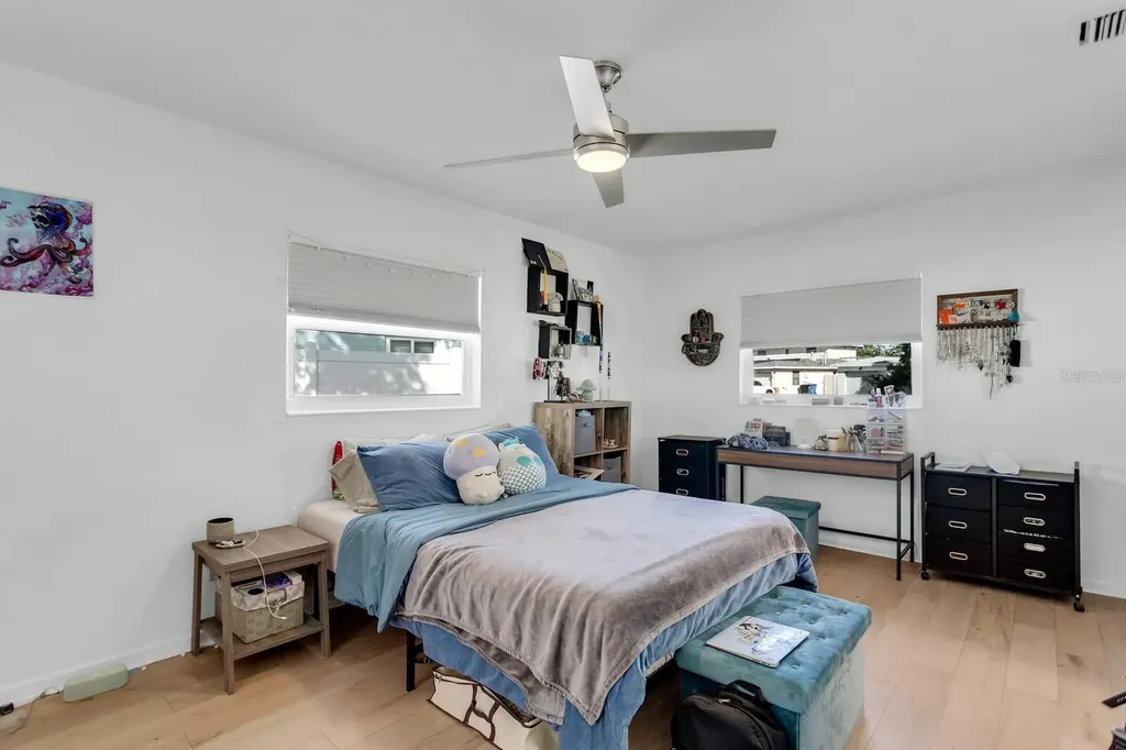 2290 60th Way N St Petersburg FL 33710