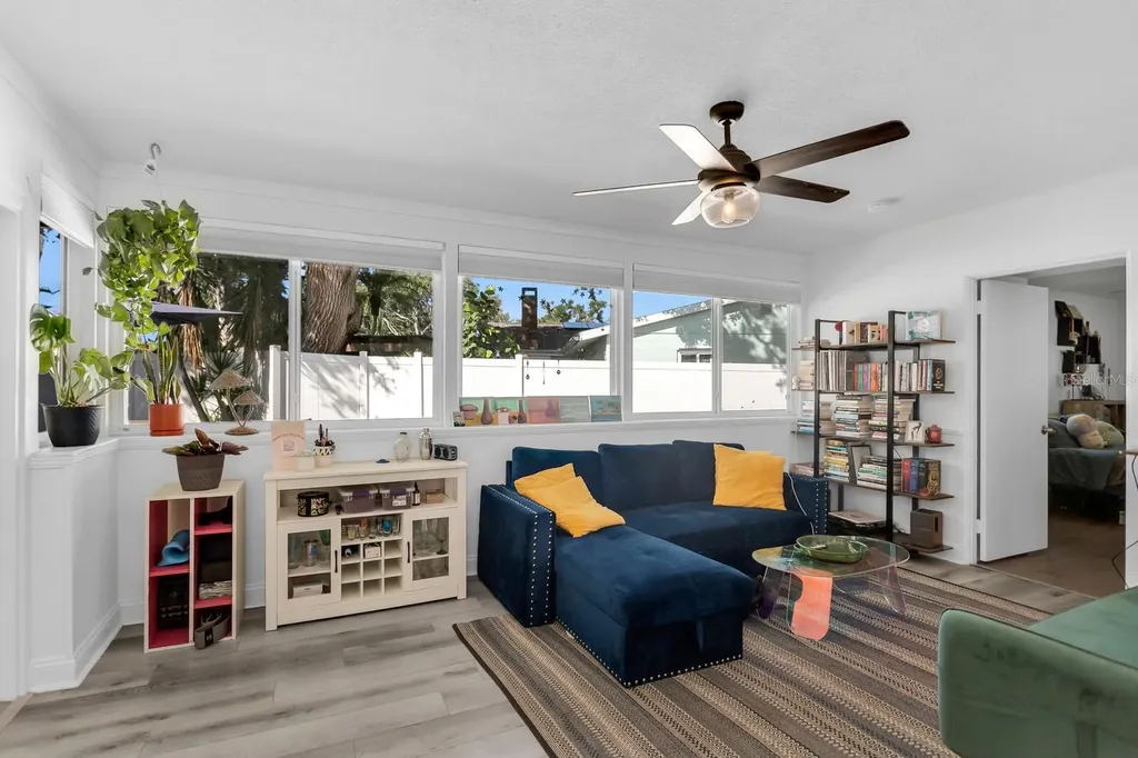 2290 60th Way N St Petersburg FL 33710