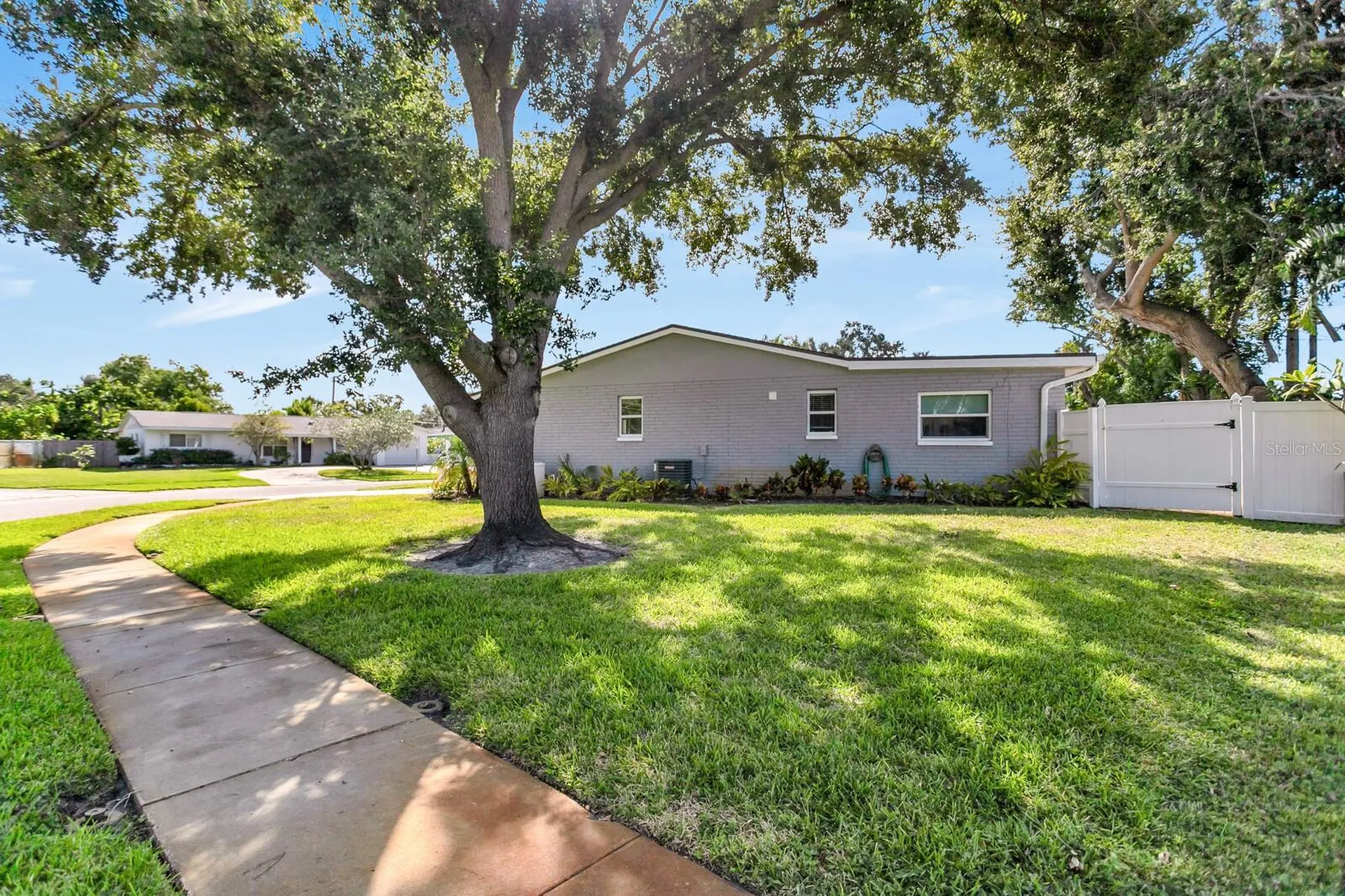 2290 60th Way N St Petersburg FL 33710