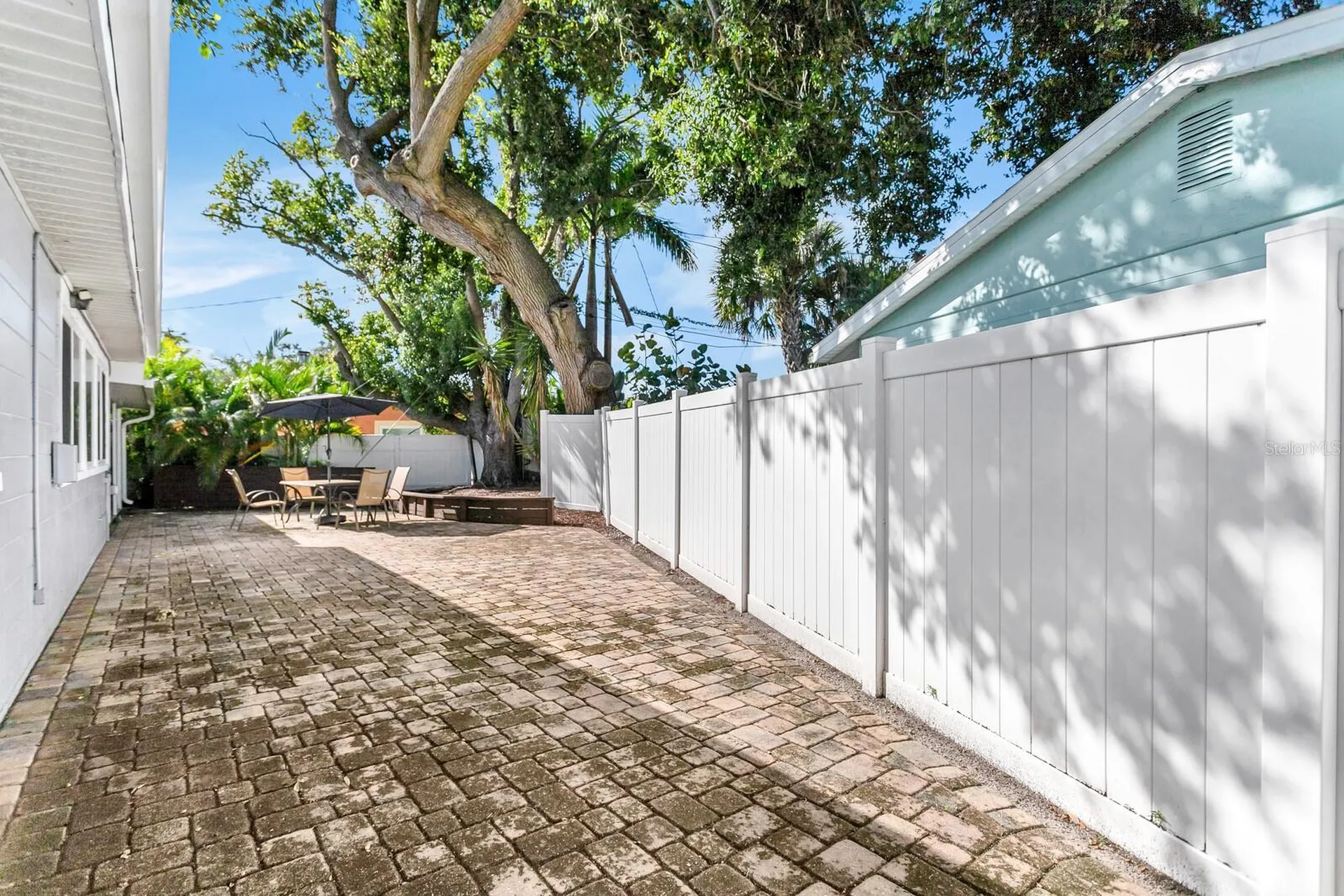 2290 60th Way N St Petersburg FL 33710
