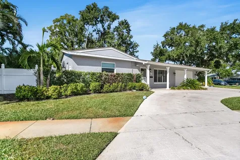 2290 60th Way N St Petersburg FL 33710