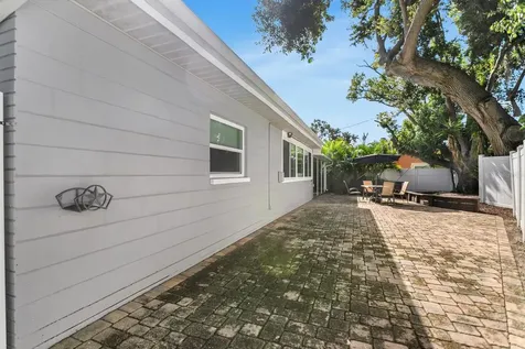 2290 60th Way N St Petersburg FL 33710