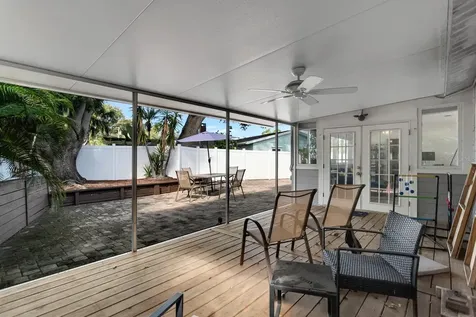 2290 60th Way N St Petersburg FL 33710