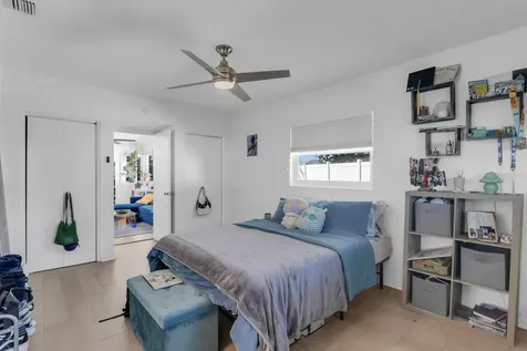 2290 60th Way N St Petersburg FL 33710
