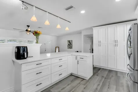 2290 60th Way N St Petersburg FL 33710