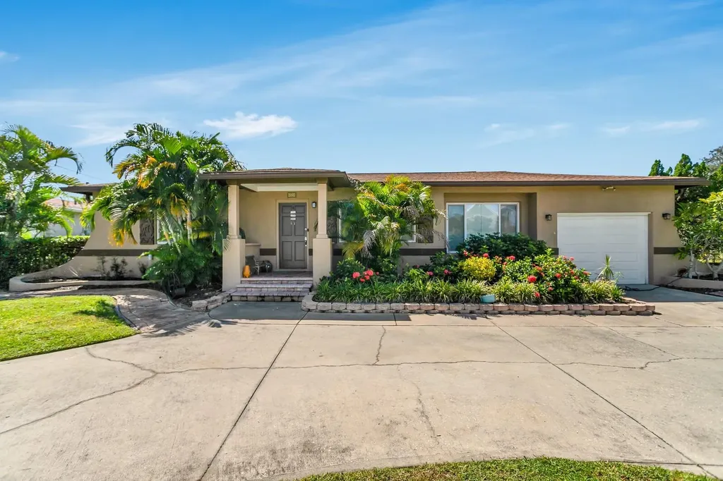 4864 Lake Charles Drive N Kenneth City FL 33709