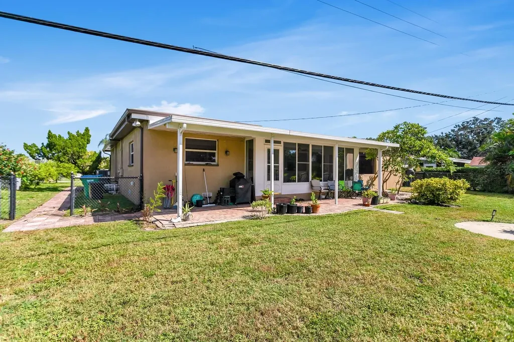 4864 Lake Charles Drive N Kenneth City FL 33709