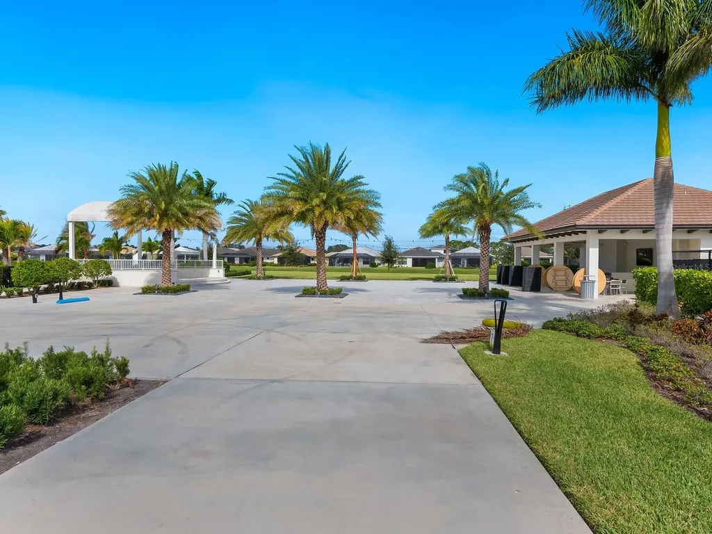 4925 Surfside Circle Bradenton FL 34211
