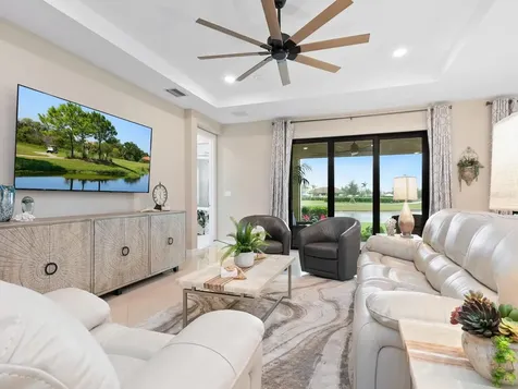 4925 Surfside Circle Bradenton FL 34211