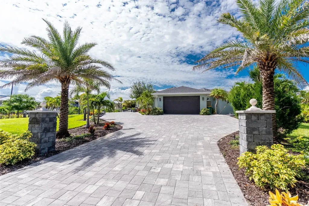600 Lookout Alley Placida FL 33946