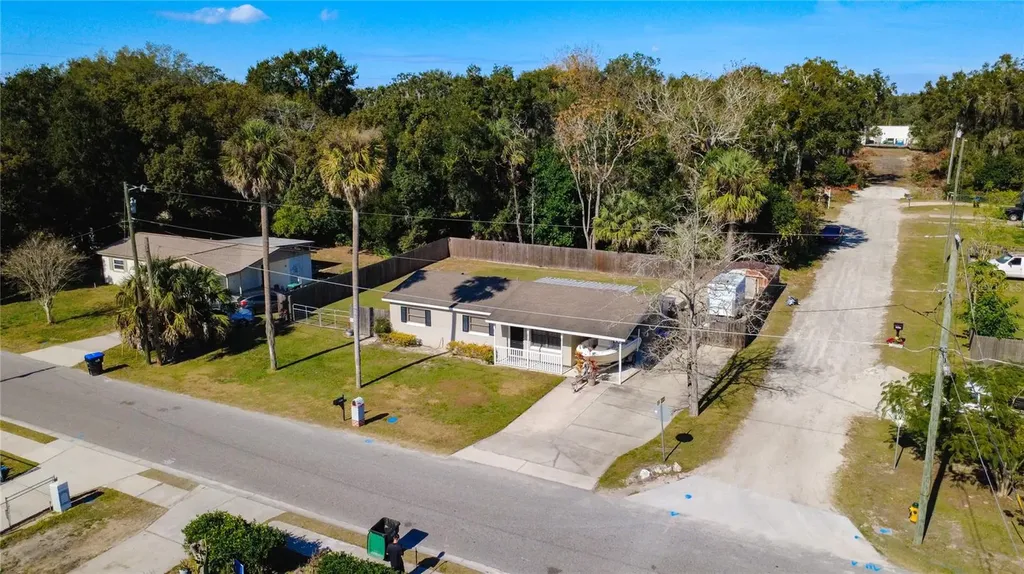 5511 King Avenue Zellwood FL 32798