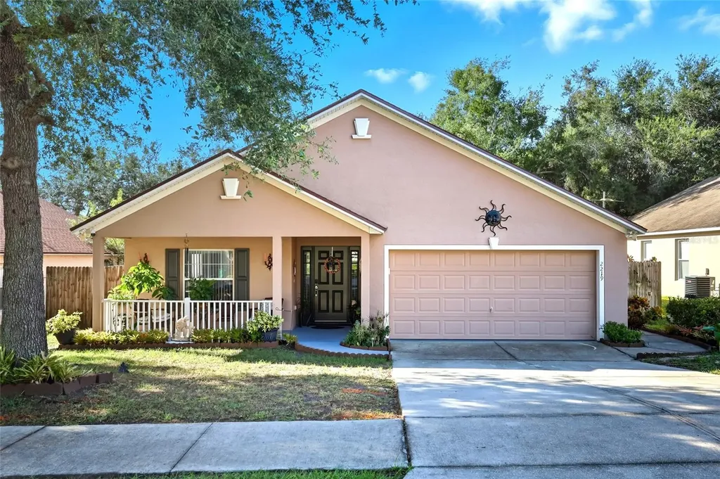 2219 Merry Road Tavares FL 32778