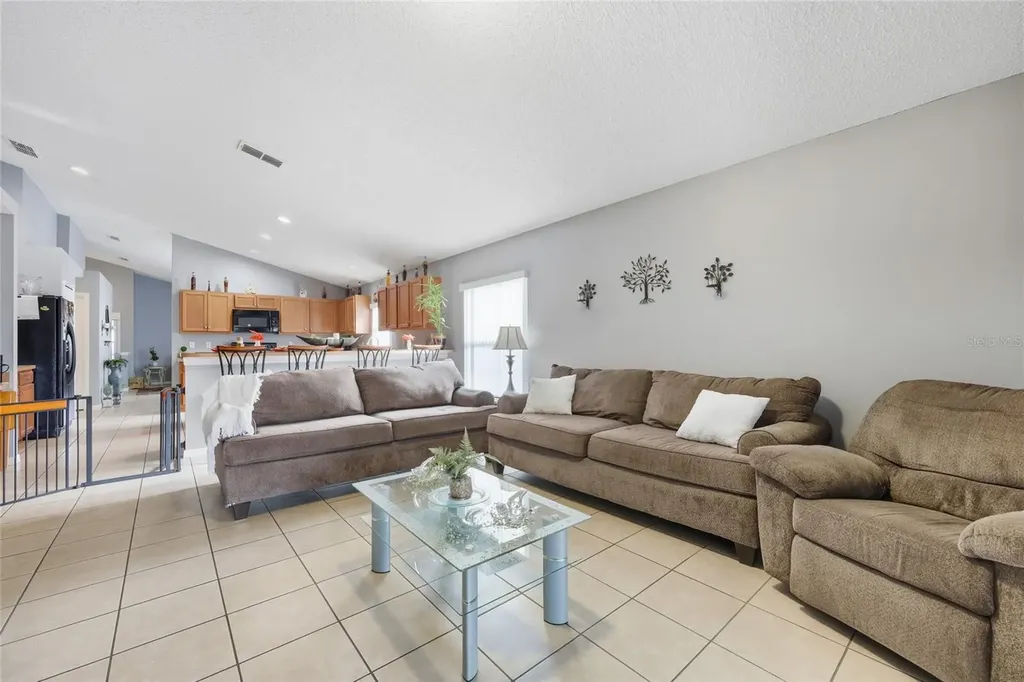 2219 Merry Road Tavares FL 32778