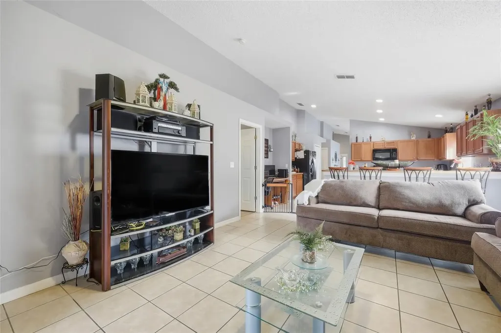 2219 Merry Road Tavares FL 32778
