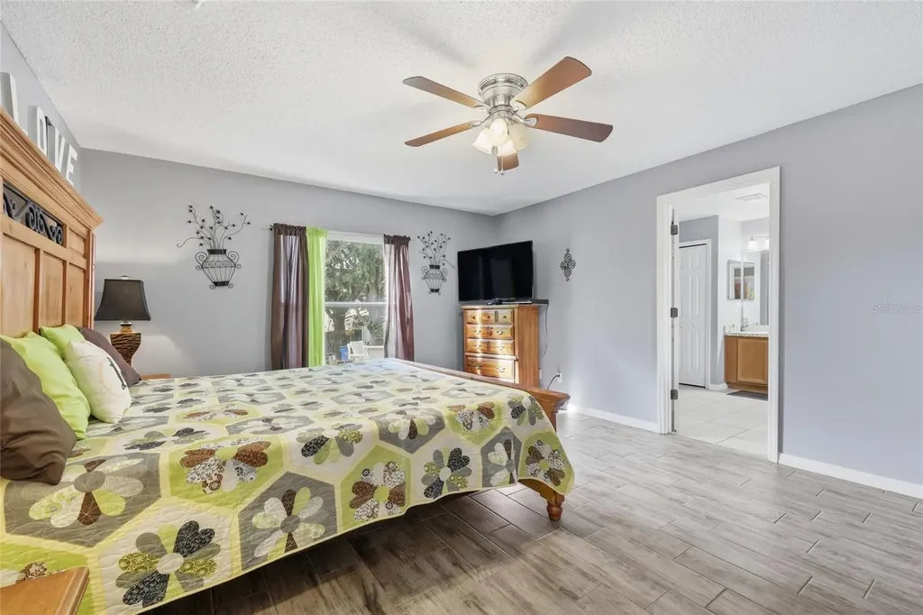 2219 Merry Road Tavares FL 32778