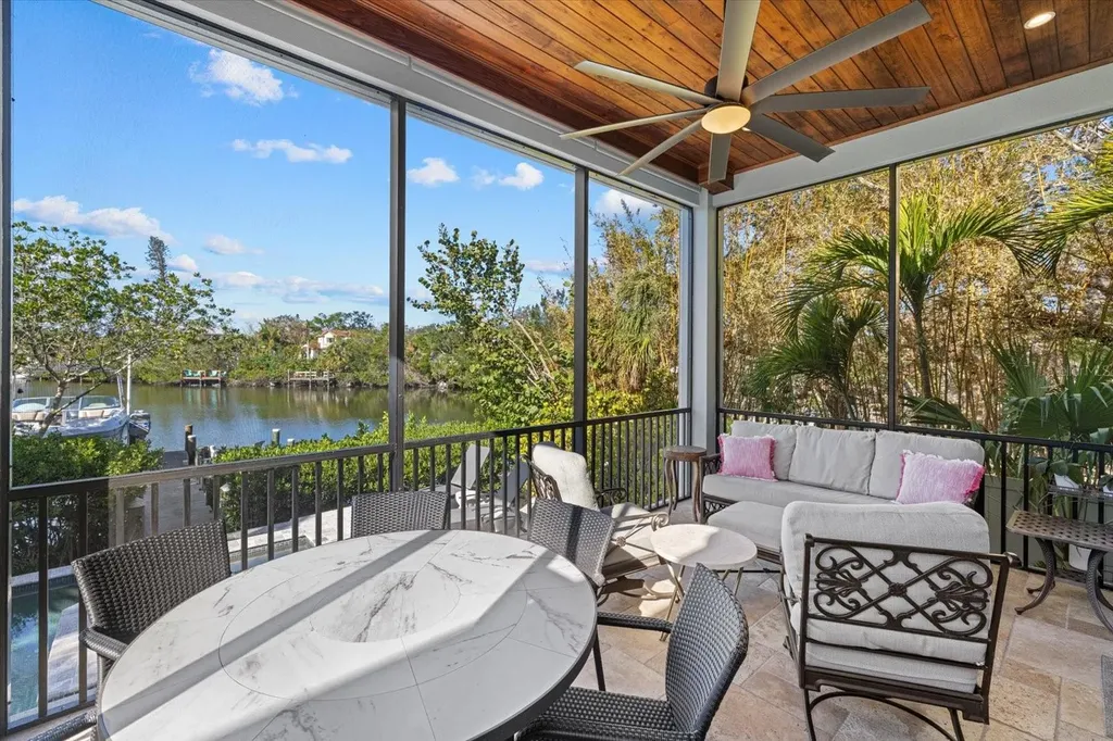 5246 Avenida Del Mare Sarasota FL 34242