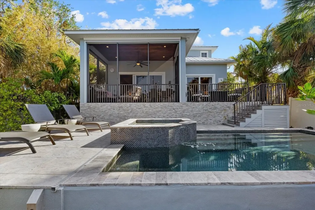 5246 Avenida Del Mare Sarasota FL 34242