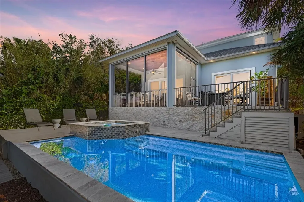 5246 Avenida Del Mare Sarasota FL 34242
