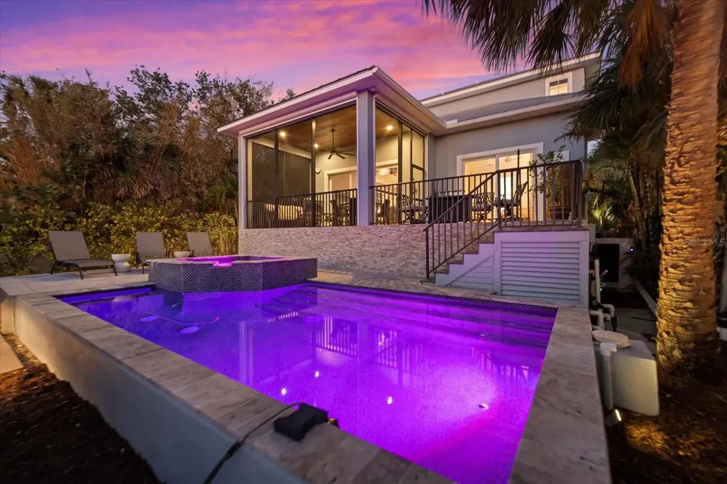5246 Avenida Del Mare Sarasota FL 34242