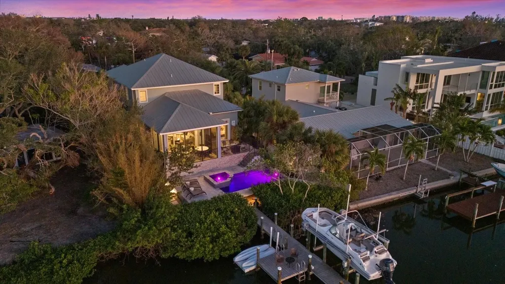 5246 Avenida Del Mare Sarasota FL 34242