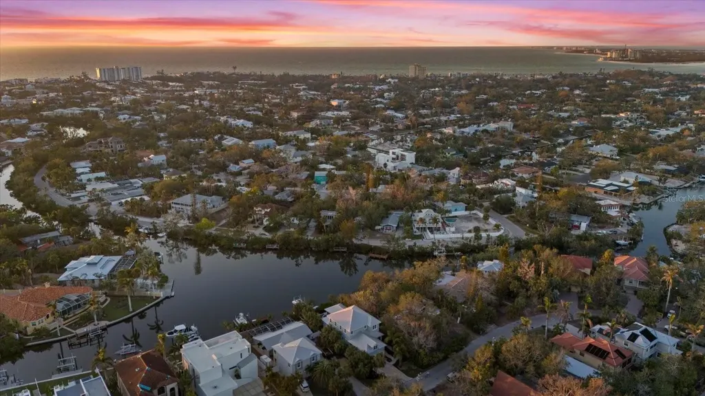 5246 Avenida Del Mare Sarasota FL 34242