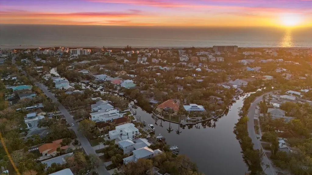 5246 Avenida Del Mare Sarasota FL 34242