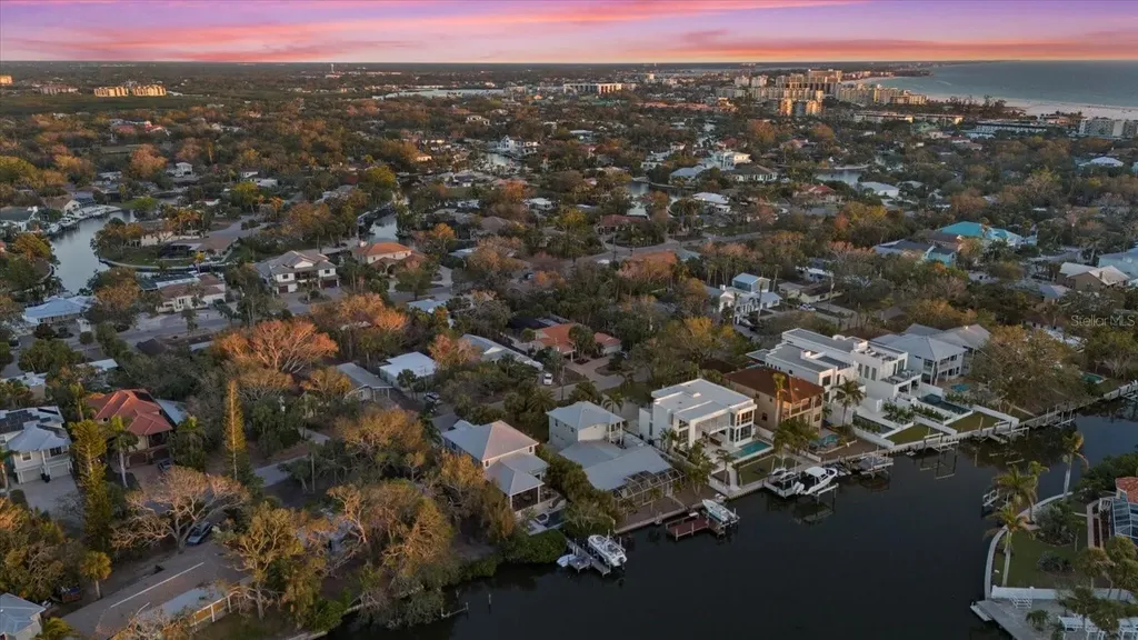 5246 Avenida Del Mare Sarasota FL 34242