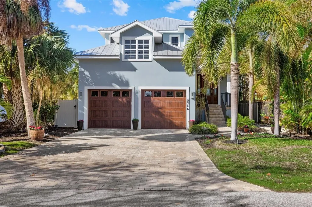 5246 Avenida Del Mare Sarasota FL 34242